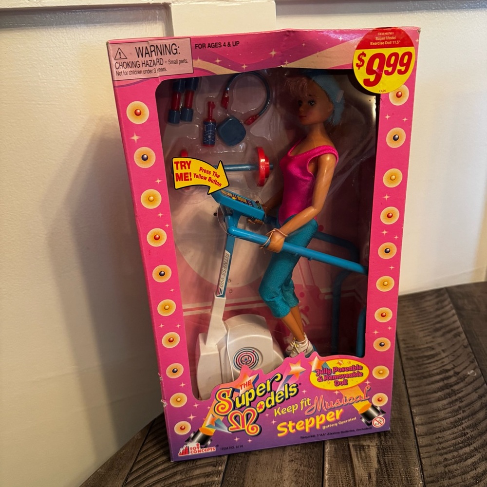 Toy Concepts Vintage The Super Models Keep Fit Musical Stepper Doll Exercise New